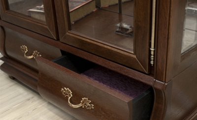 Шкаф-купе Оскар с витриной ММ-210-03 фото Шкаф-купе Оскар с витриной ММ-210-03. Фото №2